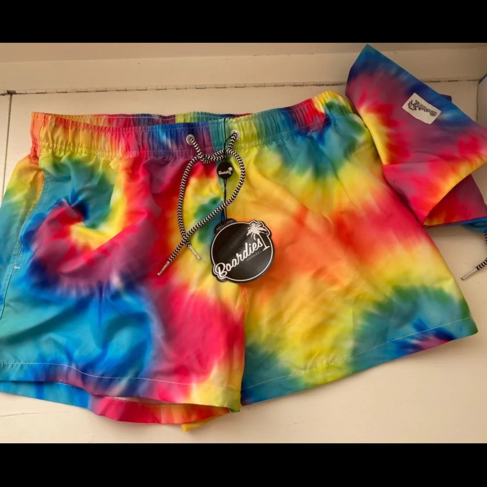 NWT Men’s swim trunks XL